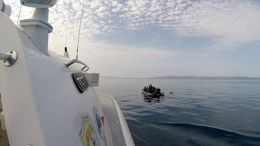 تركيا تنقذ 39 طالب لجوء أعادت اليونان قاربهم للمياه التركية