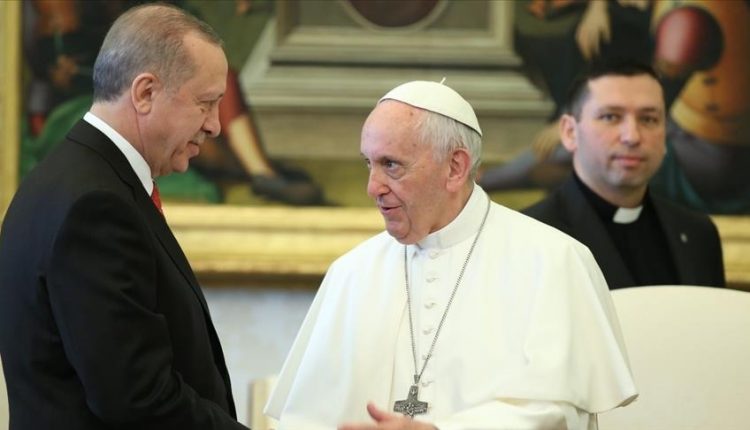 أردوغان والبابا فرانسيس يبحثان الأوضاع في غزة عبر الهاتف