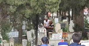 شرطي تركي ينقذ حياة شخص حاول الانتحار (فيديو)