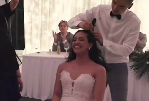 زوجان يحلقان شعرهما