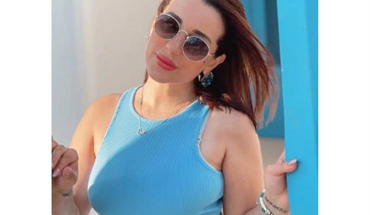 أسما شريف منير تنشر صور مثيرة من الساحل الشمالي