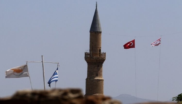 وزير الخزانة والمالية التركي