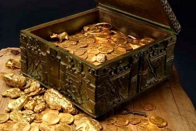 مقتنيات تاريخية ونياشين وأوسمة