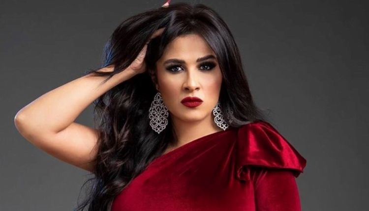 ياسمين عبد العزيز