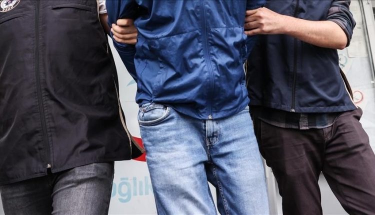 إرهابي مطلوب بالنشرة الحمراء