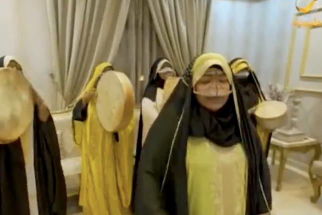 معلمة سعودية تتجه إلى الغناء