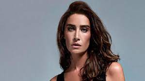 السجن لمدة عام لحبيب المغنية التركية سيلا جينش أوغلو