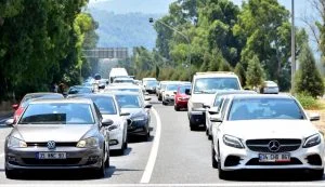 ازدحام خانق في إسطنبول مع أول يوم دراسي وأمطار غزيرة