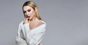 المغنية التركية هاديسا تحتفل بـ20 مليون مشاهدة لأغنيتها الجديدة