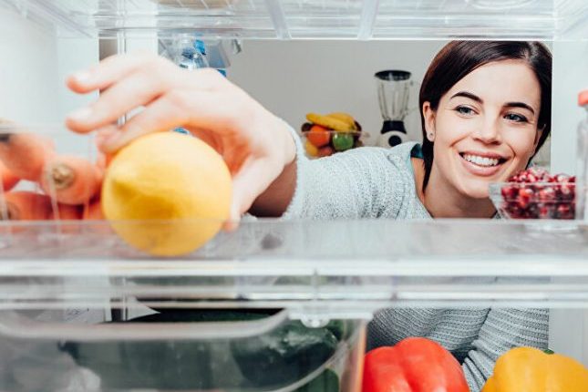 أضرار صحية نتيجة تناول الطعام قبل النوم مباشرة