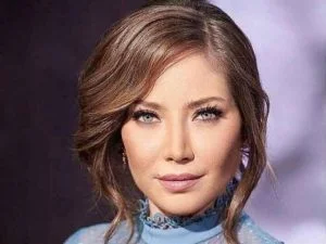 وفاة والدة الفنانة سلافة معمار واقتصار العزاء على الهاتف