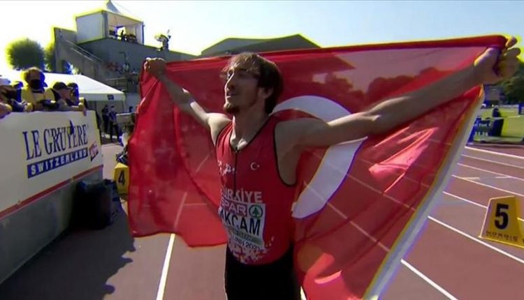 التركي آقتشام يحرز ذهبية 400 متر ببطولة أوروبا