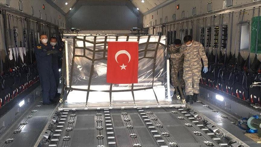 طائرة تركية محملة بالمساعدات الطبية تصل تونس