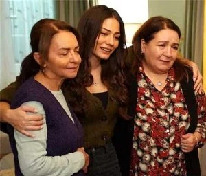 الممثلة التركية هوليا دويار تعاني من مرض خطير