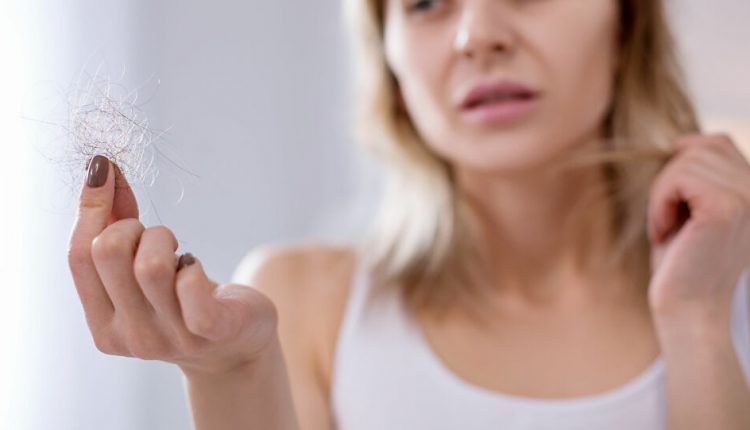 طرق لاستعادة الشعر بعد "كوفيد-19"