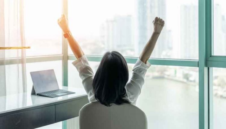 بعد تعرضها للضرب والإهانة وتهديدات بالقتل