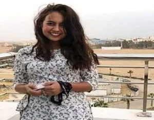 “فتاة الفستان”