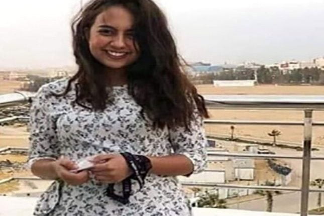 “فتاة الفستان”