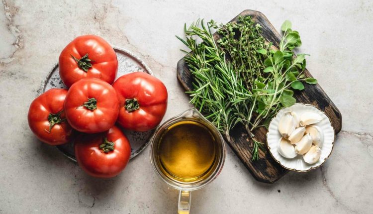 فوائد عظيمة لتناول الطماطم مع زيت الزيتون