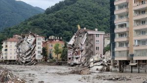 ارتفاع حصيلة ضحايا الفيضانات في تركيا