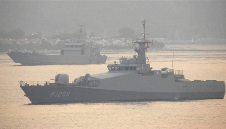 البحرية التركية ترسل سفينتين للمساهمة بمكافحة حرائق موغلا