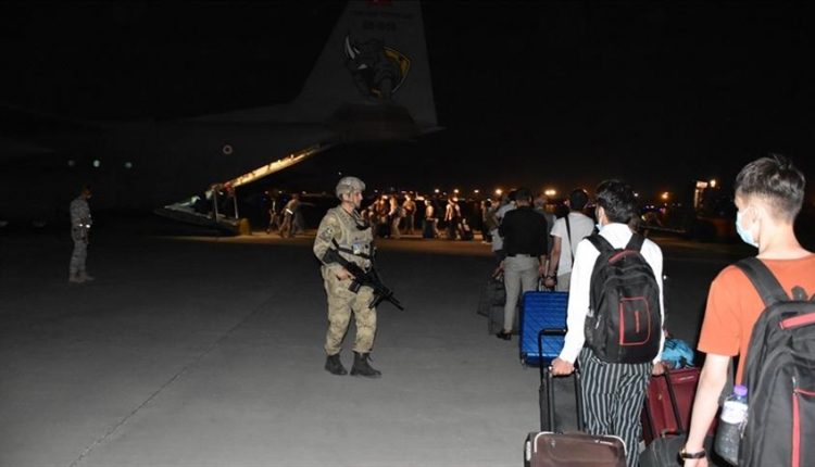 تركيا تجلي 104 من رعاياها في أفغانستان