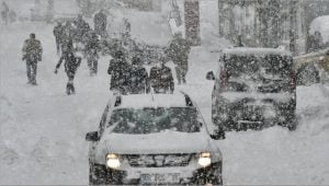 أرضروم التركية تكتسي حلتها البيضاء (فيديو)