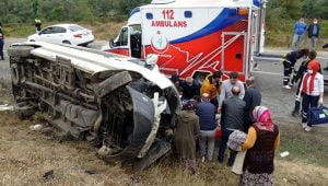 إصابات في حادث مروع بين حافلة نقل وشاحنة في بولو