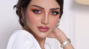 رهف القحطاني ترد على مهاجمي ظهورها بملاس السباحة (فيديو)