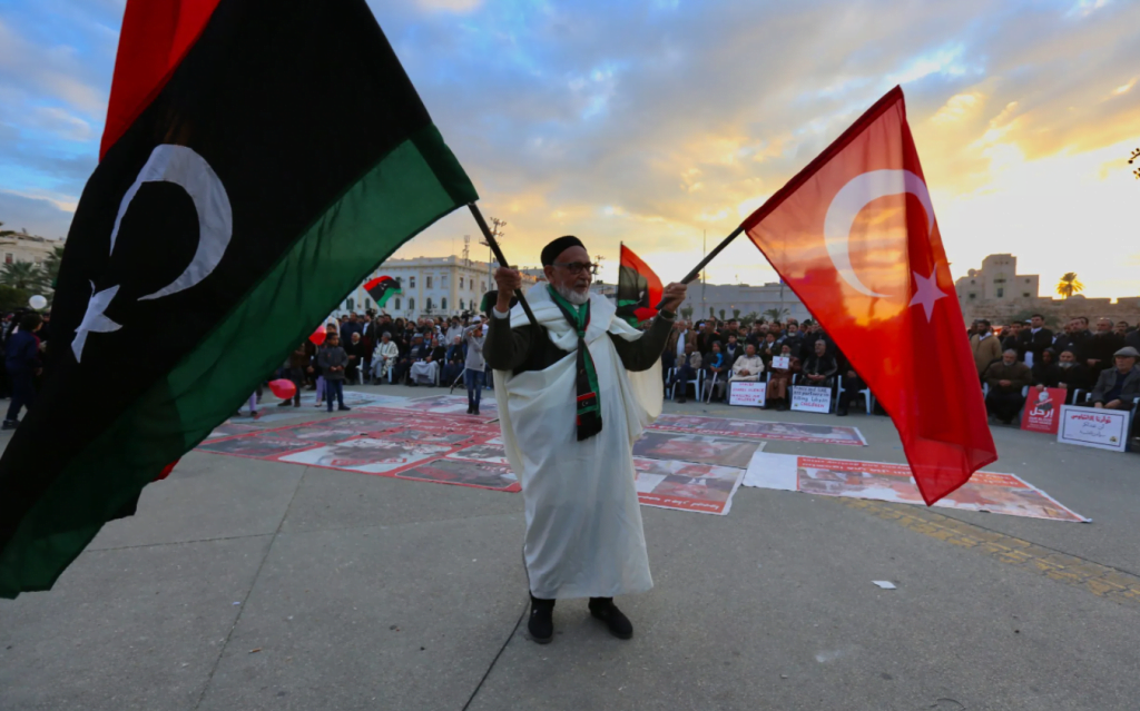 اليونان "تتهجم" على الاتفاقات الليبية التركية ونجل معمر القذافي يصل إلى تركيا