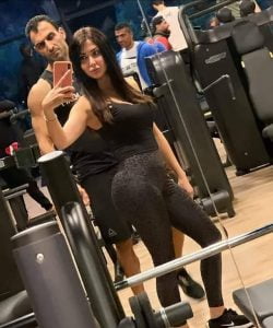 دانا جبر تستعرض رشاقتها من داخل الجيم برفقة مدربها الخاص 1