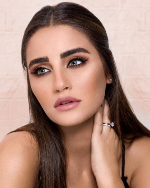 نجمة "الهيبة" إيميه صياح تظهر بملابس البحر.. وتعلق! 25