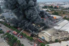 حريق يلتهم مصنع نسيج في بورصة