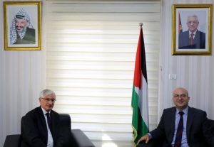 السفير التركي في فلسطين يجتمع مع وزير الزراعة
