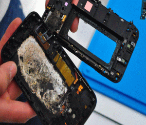 هاتف محمول ينفجر أثناء إصلاحه في مانيسا (فيديو)