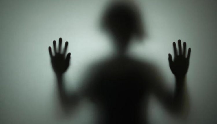 بعدما رفض الزوج إستكمال دراسة زوجته