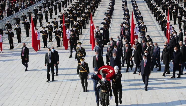 عيد الجمهورية الـ 98 .. أمريكا تهنئ وأردوغان يكتب عبارة مميزة على ضريح أتاتورك