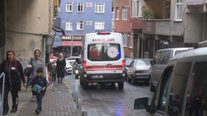4 أشخاص يقفزون من النافذة بسبب النيران في إسطنبول (فيديو)