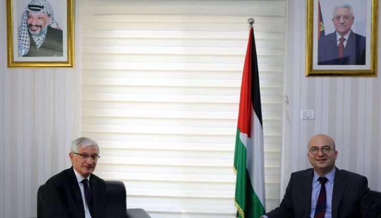 السفير التركي في فلسطين يجتمع مع وزير الزراعة