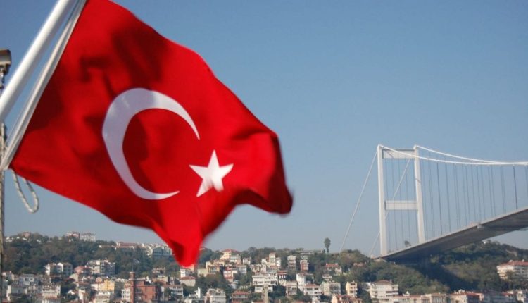 تحديات اقتصادية صعبة تواجه تركيا مع التراجع التاريخي لليرة