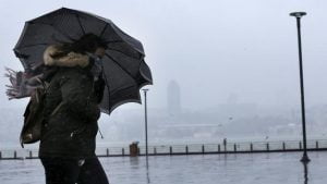 الأرصاد الجوية تحذر من عواصف قوية في عدة مناطق تركية