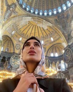 لماذا إرتدت ياسمين صبري الحجاب في تركيا ! 7