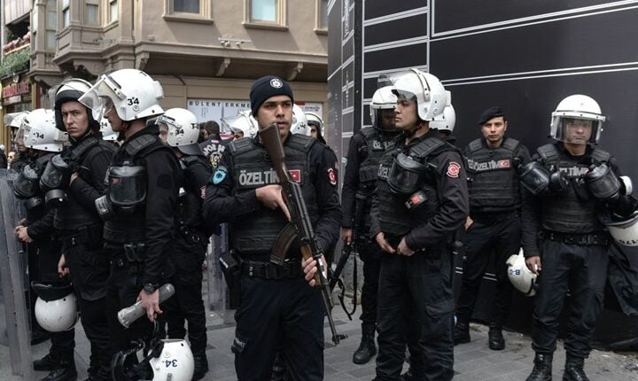الأمن التركي يعتقل إسرائيليين عند منزل الرئيس أردوغان..هذا ما كانا يفعلانه