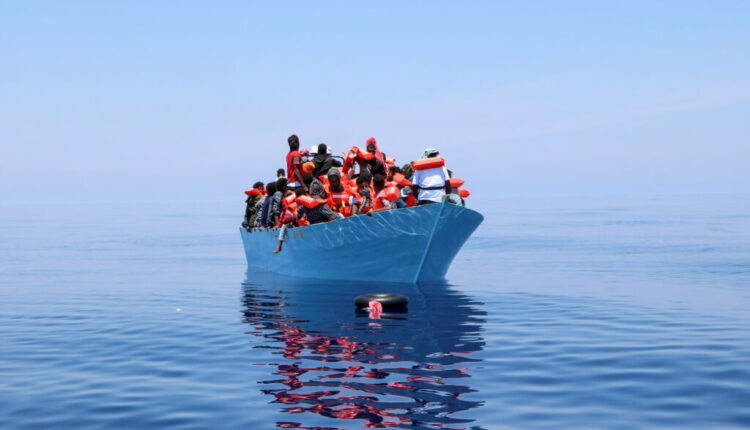 تركيا تعثر على جثة فلسطيني جديد في حادث غرق القارب