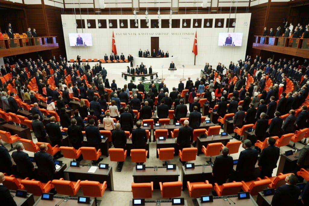 وسط تحديات.. تركيا تشرع بتنفيذ اتفاق باريس للمناخ