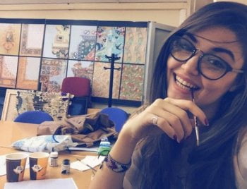 صورة لهاندا أرتشيل من أيام دراستها وملامحها تثير الجدل 1