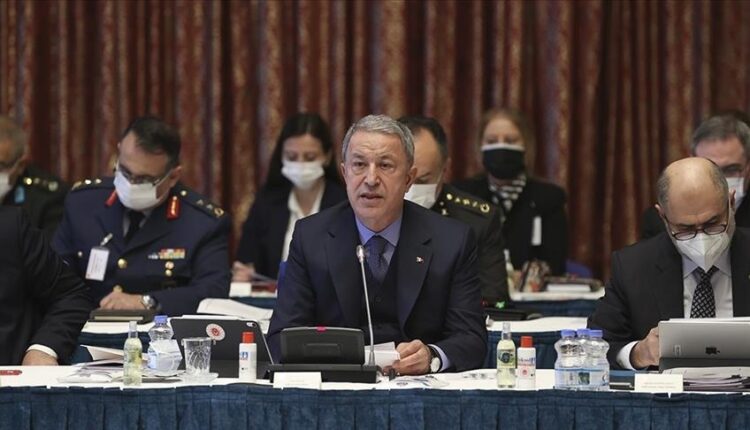 وزير الدفاع التركي: ما زلنا ننتظر الوفد اليوناني لإجراء الجولة الرابعة من المحادثات