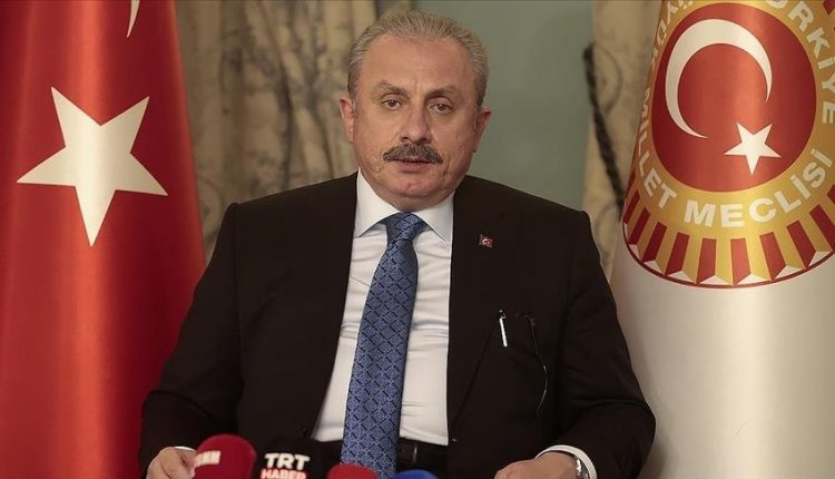 تركيا تنتقد اليونان وتطالب أوروبا بتحمُّل مسؤولياتها والوفاء بالتزاماتها الإنسانية