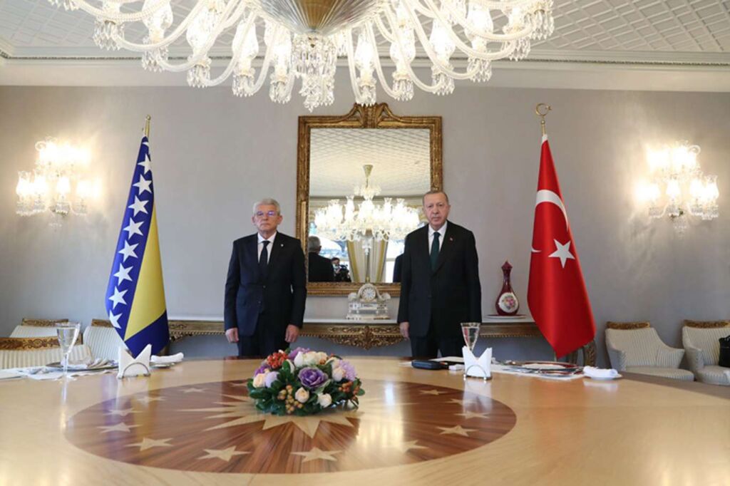 أردوغان يتغزل بدور بلاده في الهدوء داخل البوسنة والهرسك