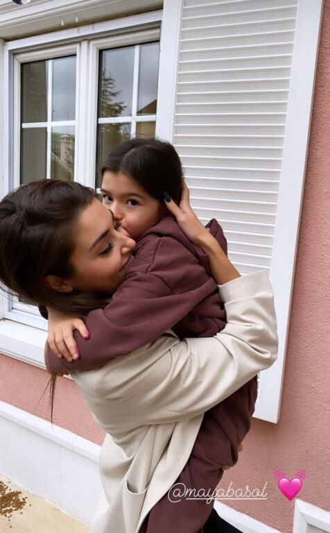 هاندا ارتشيل تشارك لقطات حميمة على انستغرام 3